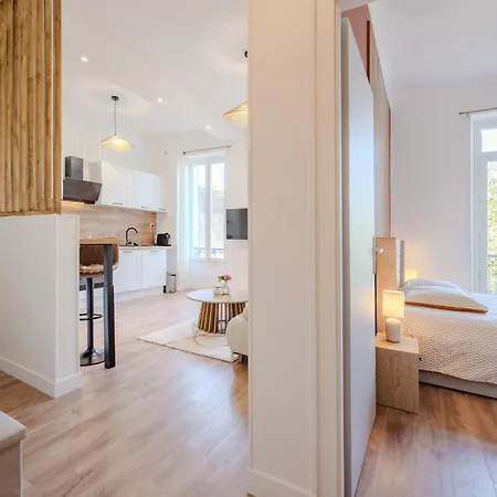 Modern And Bright 2-room In Center Hyères