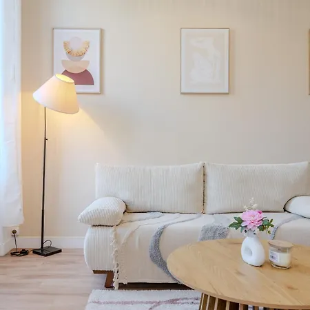 Modern And Bright 2-room In Center Appartement *